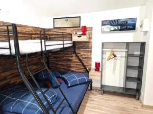 10 - Joli studio avec deux lits, tout équipé pour 1, 2 ou 3 personnes maximum, vue sur parc arboré, parking privatif gratuit, grand fourgon possible, tout le linge de maison est fourni - 阿尼瑟厄巴龙