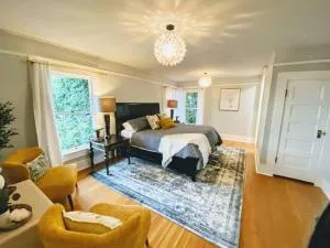 Historical Entertainer 3 Bedroom Townhouse AC PNW - Albany