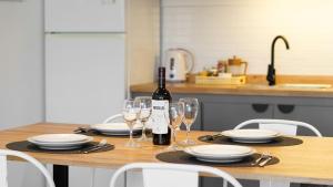 Las Amapolas Apartments