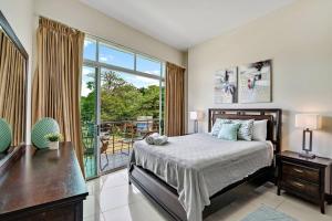 PP201 Modern Space in Centre of Town