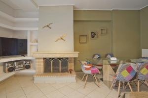 Seaside Spacious 2 BR, 2BA, Sea view Apt