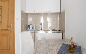 1 Bedroom Gorgeous Apartment In Sibenik