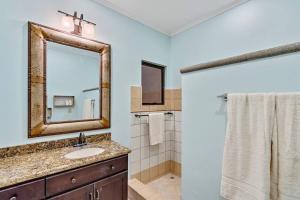 SR9 Luxury Condo Across the Street from Beach