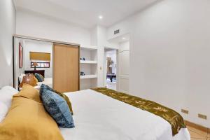 SR9 Luxury Condo Across the Street from Beach