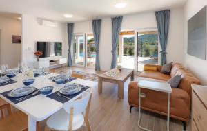 Lovely Home In Pasman