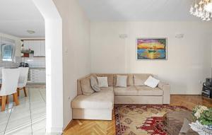 Gorgeous Apartment In Sibenik With Wifi