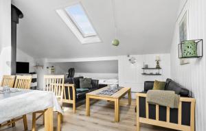 2 Bedroom Lovely Home In Hejls