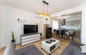 2 Bedroom Nice Home In Krusevo 