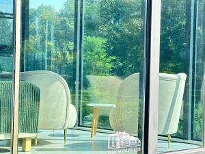 Pałac Wieniawskich - Luksusowe, Całoroczne Domki Glampingowe Nad Jeziorem, Prywatna Balia, Park 10ha