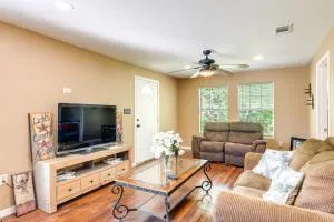 Pet-Friendly Victoria Home - Kayak, Fish and Golf! - Seadrift