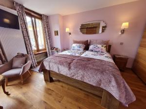 B&B / Chambres d'hotes Chambre confortable avec salle d-eau privative - FR-1-584-326 : photos des chambres