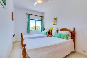 Apartamento Farol com piscina e estacionamento