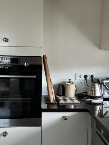 Peaceful Icelandic Retreat Near Nature & City