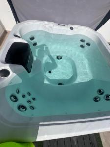 LUXURY RUBICON Jacuzzi y Piscina