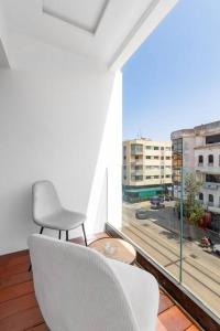 Modern Elegance in City Core