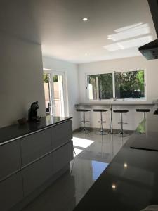 4 Bedroom Villa with Heated Pool close to Old Village