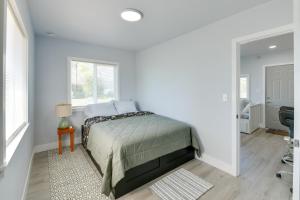 End Unit with Clear Lake Access in NorCal!