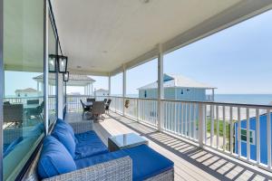 Ocean Views, Steps to Sand! Coastal Galveston Gem
