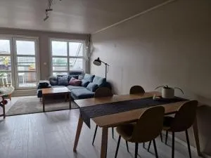 Balkong med utsikt og gratis parkering i garasje - Kolbotn