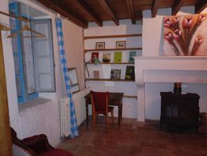 Maisons de vacances Jolie maison ancienne adaptee aux petits groupes - Maison Peyri : photos des chambres