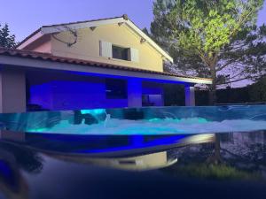 L Escale Girondine avec son spa, son sauna et sa piscine privative