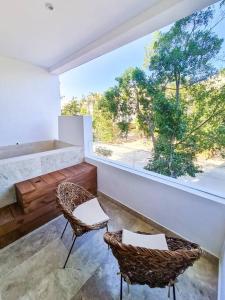 Beach Access Sunrise Condo private pool fast wifi