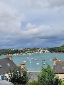 Locquenole - maison avec vue mer