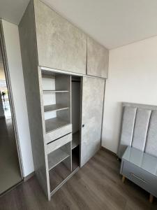 Modern 3 Bedroom Apartment with balcony