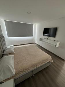 Modern 3 Bedroom Apartment with balcony