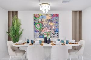 Lux 3BR City-View Retreat in Hollywood, 3rd Floor