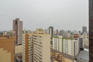 Ed St Thomas | No melhor local do centro de Curitiba | Gonzaga Stays