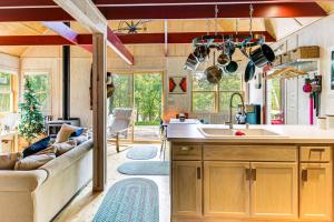 Riverside Retreat in Crosby Pet Friendly!