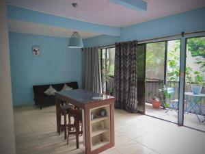 Rose House Manuel Antonio