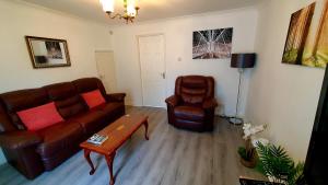 Lovely 3 Bedroom House Manchester