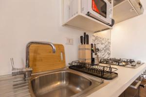 Unique & Strategic Flat, 50m from M4 Station