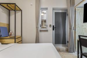 Universidad by Homirent