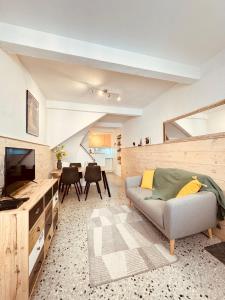Maisons de vacances Logement entier 2 a 4 personnes WIFI-TOIT TERRASSE-BBQ : photos des chambres