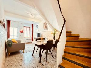 Logement entier 2 à 4 personnes WIFI-TOIT TERRASSE-BBQ