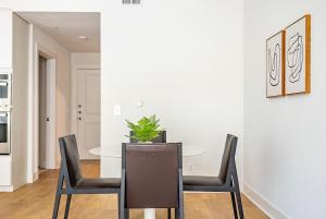 UBP-Luxe Corporate 1 bd Apt in Montrose Midtown