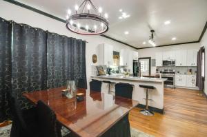 Updated North Greenwood Cottage Less Than 1 Mi to Dtwn!