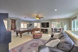 Lake Loon Hillside Cottage with Private Deck! - Chewelah