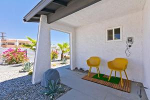 Quintessential Family Palm Springs Salt Pool Spa Casita