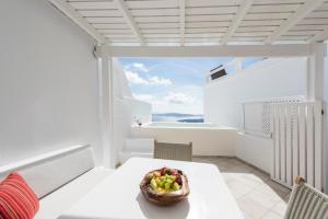 Aqua Mare Luxury Suites Santorini Greece