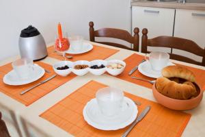 Apartments with parking space Vrbnik, Krk - 5392