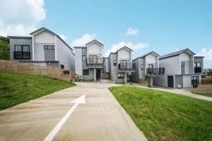 West Harbour Modern 4-Bedroom Retreat - Huapai