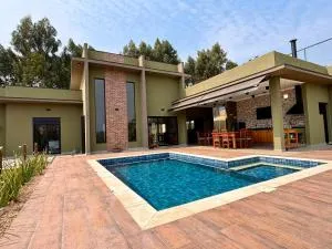 Linda casa de campo em Atibaia - جارينو