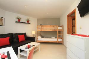 One-Bedroom Apartment with Bunk Bed room in Inside Plaza Sierra Nevada