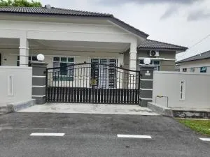 Sri Keroma Bajandoh Muar Homestay - Bakar Parit