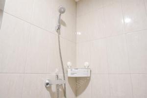 Modern Look Studio Room at Citra Living Apartment By Travelio