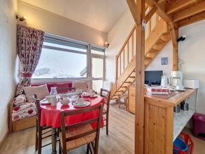 Appartement mezzanine confortable près des pistes avec parking - FR-1-344-1199